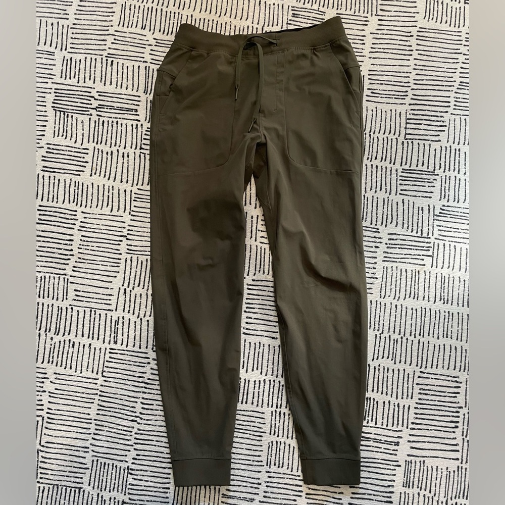Men’s Lululemon ABC Jogger in dark olive color - medium